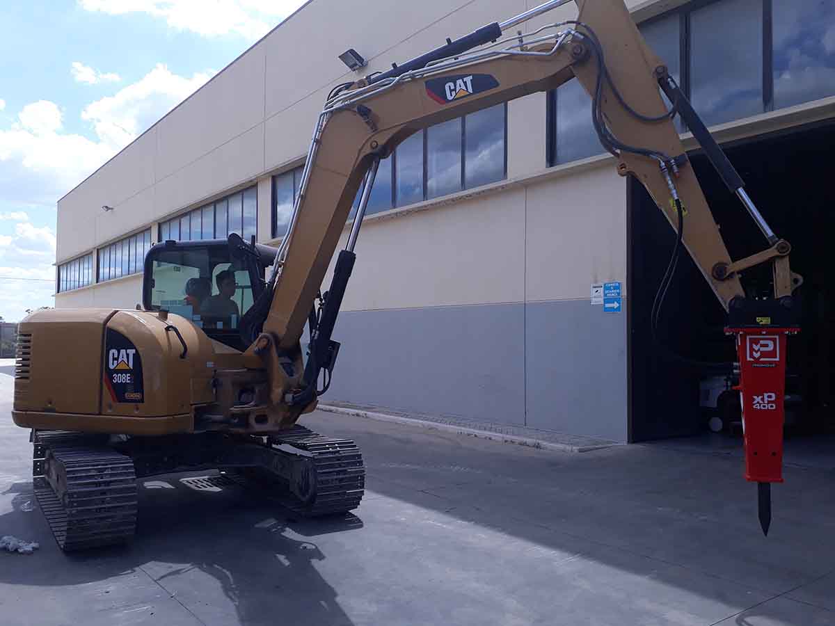 Promove XP400 hydraulic breaker in use
