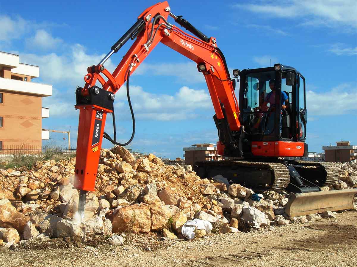 Promove XP300 Hydraulikhammer an einem Kompaktbagger, Bild: Promove